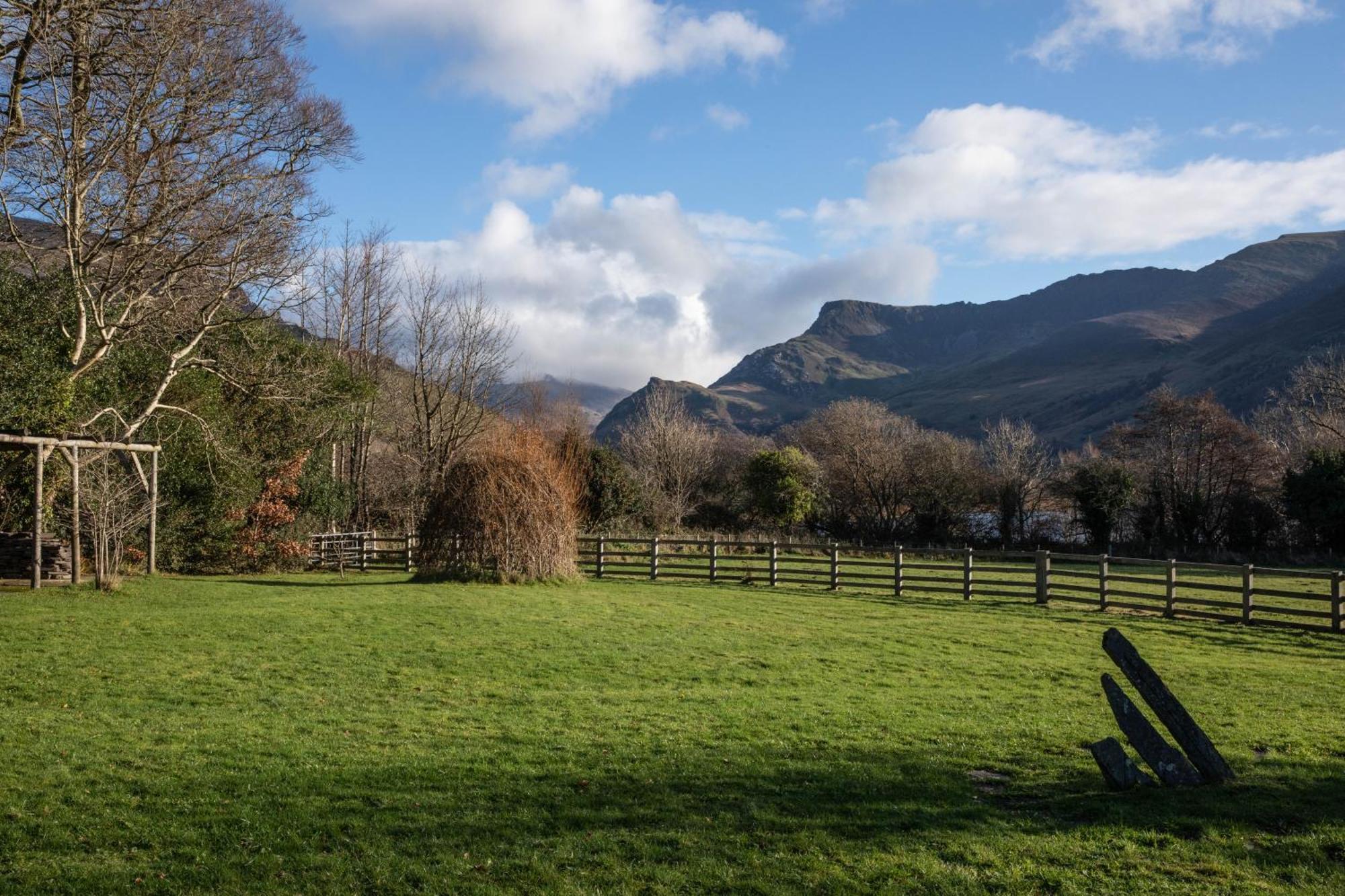Trigonos - Quiet, Peaceful, Vegetarian B&B And Retreat Centre Nantlle 외부 사진